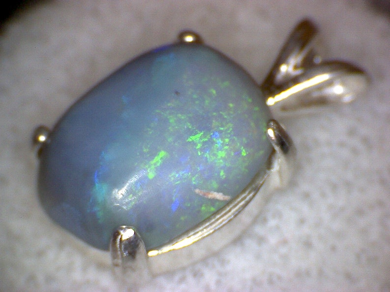 Beautiful Lightning Ridge Australian Black Opal Pendant