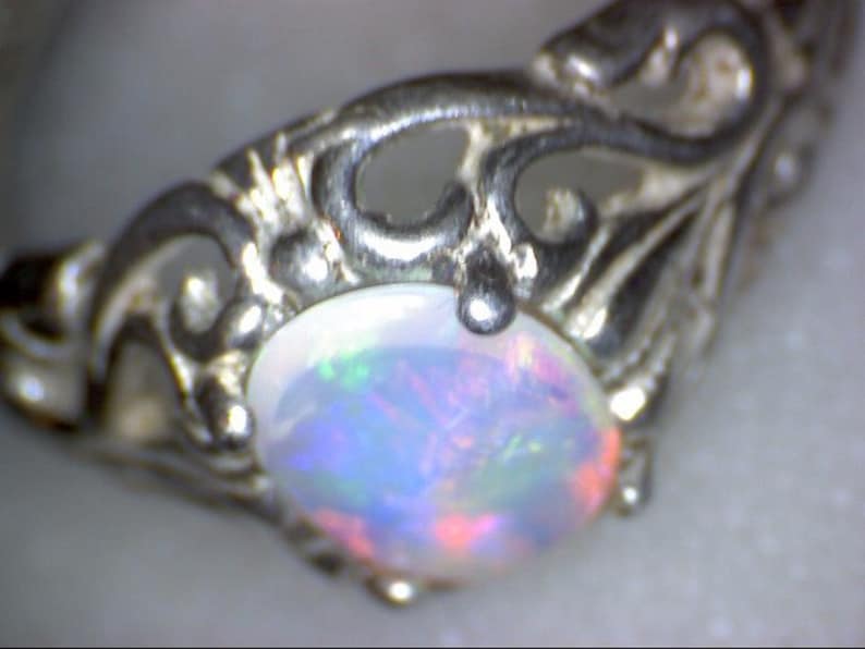 Beautiful Vintage Lightning Ridge Australian Opal Ring