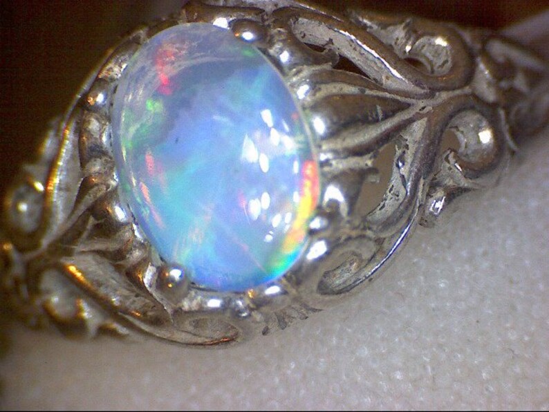 Beautiful Vintage Lightning Ridge Australian Opal Ring