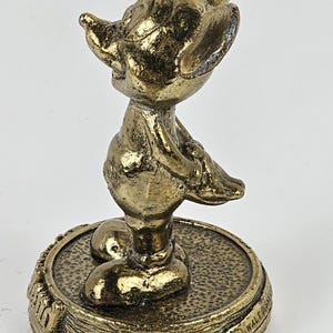 Vintage Disneyland Mickey Mouse messing presse-papier beeldje souvenir bureaudecor afbeelding 2