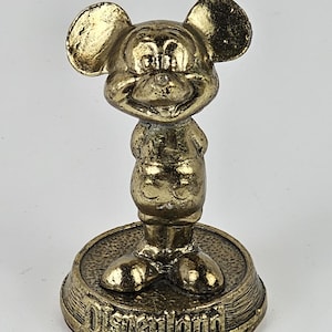 Vintage Disneyland Mickey Mouse messing presse-papier beeldje souvenir bureaudecor afbeelding 1