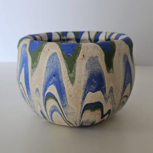 Maceta de cerámica vintage de Ozark Studio: Maceta de estilo rústico de mediados de siglo con esmalte azul verdoso.