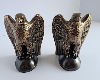 Sujetalibros vintage con forma de águila, de metal fundido pesado con tono latón, decoración patriótica, peso superior a 2,7 kg.