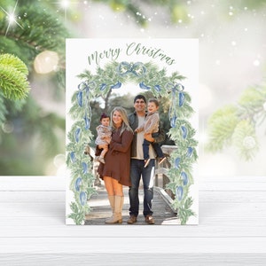 Grandmillennial kerstkaartsjabloon, kerstkaart met foto, aquarel vakantieslinger blauw lint, feestelijke kerstkaart, download