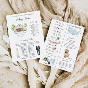 Op de afbeelding: Twee trouwprogrammawaaiers met houten handvatten met gedrukte details voor Audrey en Jackson. De ontwerpen bevatten een schuurillustratie, een lijst met bruiloftsgasten, een tijdlijn, een kaart en een afbeelding van een hond.
