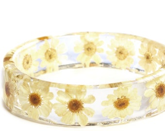 Daisy Bracelet -White Flower Bracelet-White Jewelry -White Resin Jewelry-White Flower Jewelry- Modern Flower Child