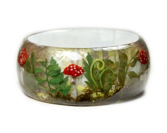 Fantasy Jewelry- Faerie Bracelet -Real Flower Jewelry-  Forest Jewelry-  Flower Jewelry- Resin Jewelry- Flower Bangle- Green Resin Bracelet