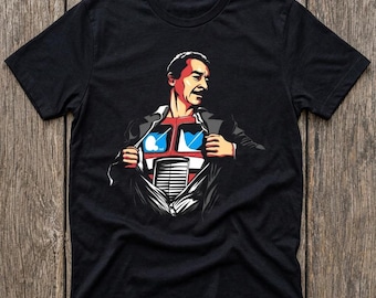Maglietta commemorativa in onore del doppiatore di Optimus Prime / Maglietta commemorativa in stile retrò in onore di Peter Cullen