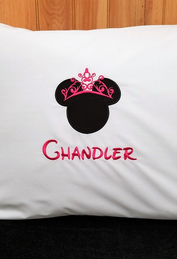 personalized minnie mouse pillowcase
