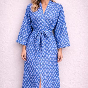 Peignoir en coton imprimé bleu, robe de chambre courte style kimono, peignoir léger à motif floral, cadeau pour demoiselle d'honneur, vêtement d'intérieur d'été