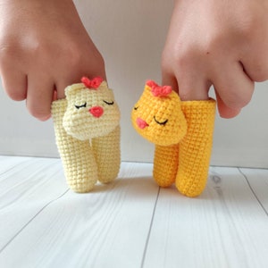 Crochet Pattern: Two Finger Puppets - Chick / PDF Digital Download