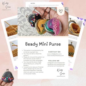 Puede incluir: Primer plano de tres mini monederos con cuentas en negro, amarillo y morado, cada uno con un esquema de color diferente. Los monederos tienen un cierre de broche y est&aacute;n adornados con cuentas de colores. El texto "Beady Mini Purse" es visible.