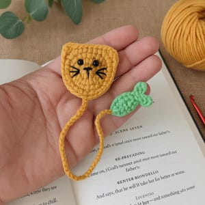 Crochet Cat Bookmark Pattern: Fish Tail Charm (PDF Digital Download)