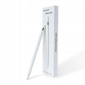 Op de afbeelding: Een witte universele styluspen met een bijpassende witte doos. De doos is gelabeld met "Universal Stylus pen" en "for iOS/Android/Windows". De stylus is schuin geplaatst, met de punt en een klein indicatielampje zichtbaar.
