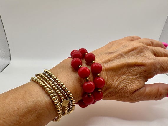 Bakelite Red Beaded Bracelet. - image 2