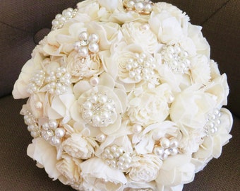 Romantic Ivory pearl Bling bouquet, ivory sola flowers, pearl brooch bouquet, ivory wedding flowers, brooch bouquet bridesmaid bouquet, prom