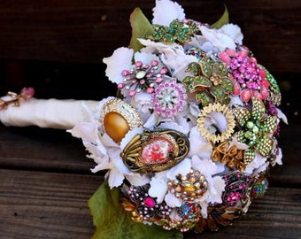 Brooch Bouquet, Vintage Brooch Bouquet, Custom Wedding Flowers, Bling Jewelry Flower Bouquet, broach Bouquet, Rhinestones, Deposit only