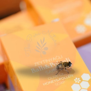 Honey Pollen Olive Oil Soap | Handmade Natural Soap Bar | Nourishing & Gentle Skincare