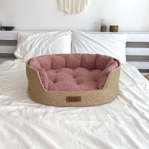 Letto per cani in juta personalizzato, letto per gatti fatto a mano con cuscino Teddy, cuscini rimovibili, letto per animali domestici Boho Eco, nome personalizzato
