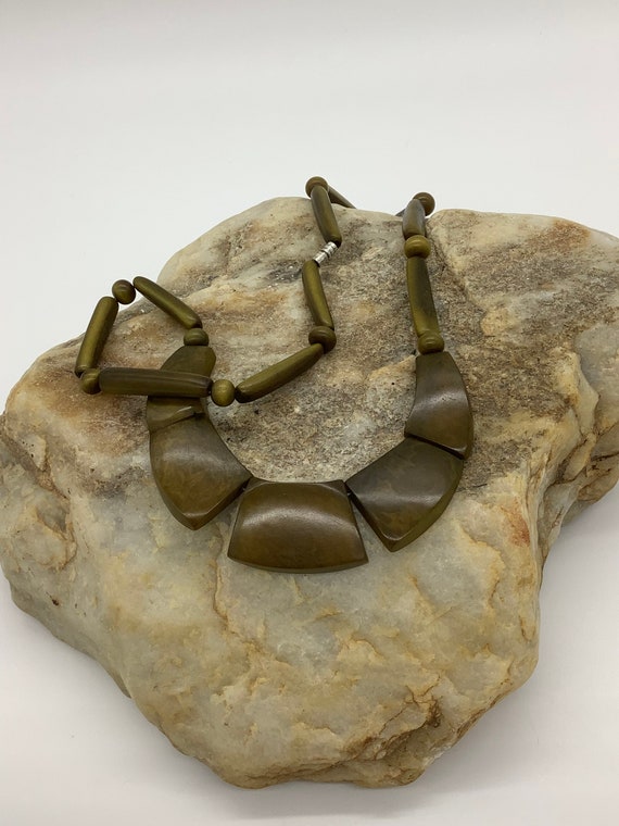Very Cool Olive Colored Resin Bib Style Necklace