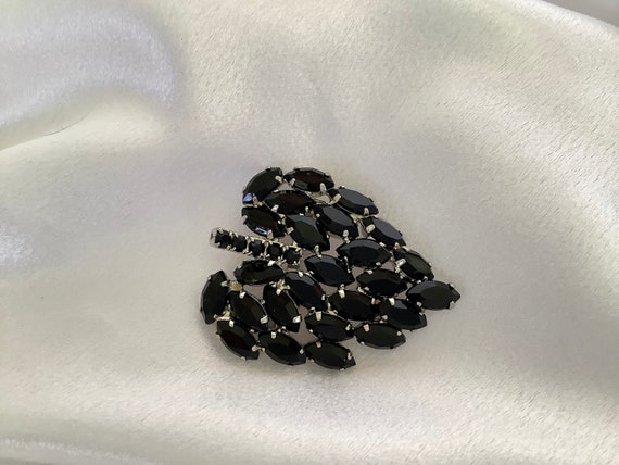 Marvelous Vintage Black Faceted Navette Rhineston… - image 3