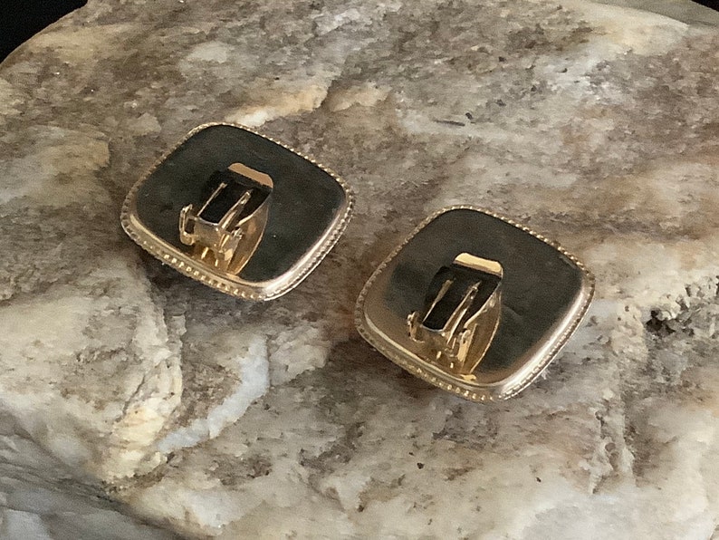 Stunning Vintage 70-80s Amber Lucite Gold Tone Clip On Earrings