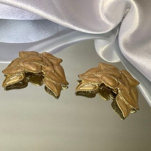 Vintage Peach Swirl Enameled and Goldtone Leaf Motif Dress Shoe Clips image 2