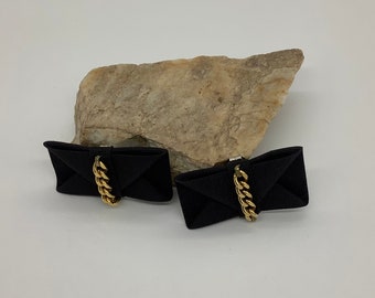 Vintage Black Envelope & Gold Tone Chain Shoe Clips