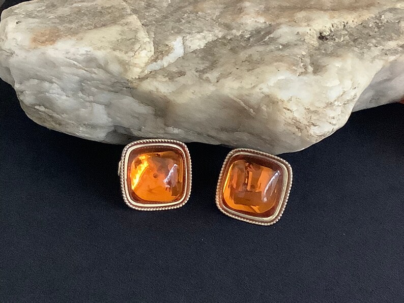 Stunning Vintage 70-80s Amber Lucite Gold Tone Clip On Earrings