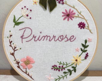 Aro con nombre bordado a mano / Personalizado / Anuncio de nombre de bebé / Decoración de pared para guardería / Anuncio de nacimiento / Baby Shower