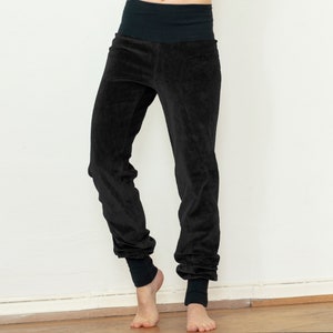 black yoga pants for women made of organic cotton / women&#39;s pants black made of velour / yoga pants / bloomers / yoga clothing / yoga gift
