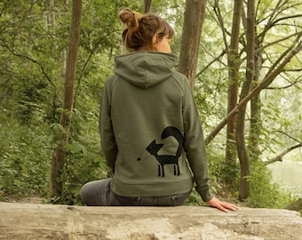 Bio Kapuzenpulli für Damen mit Fuchs / Hoodie mit Backprint für Frauen in mid heather khaki / Geschenk für Damen