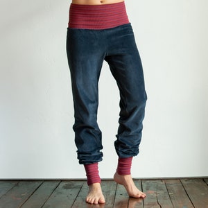 Organic yoga pants for women / women's feel-good pants made of velour / blue velour pants by Cmig with purple-red cuffs