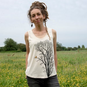 Organic tank top women with tree / top women in white / summer gift for girlfriend / tank top with nature motif