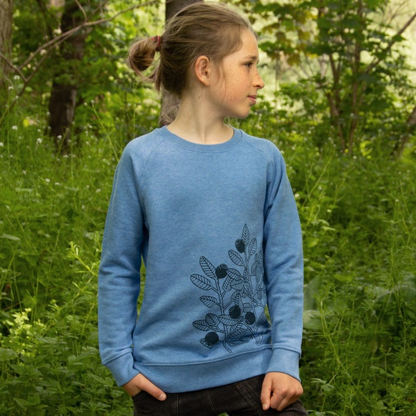 Bio Pullover Kinder / Sweatshirt Kinder / Scandi Style Kindermode mit Blaubeeren in mid heather blue
