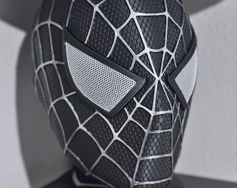 Máscara negra de Spider-Man: impresa en 3D y con cierre magnético.