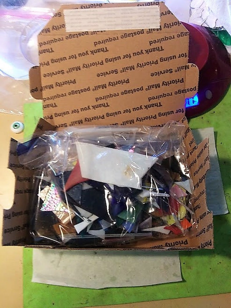 Stained Glass Scrap Box 2 in Assorted Colors and Sizes. 2 Pound FREE