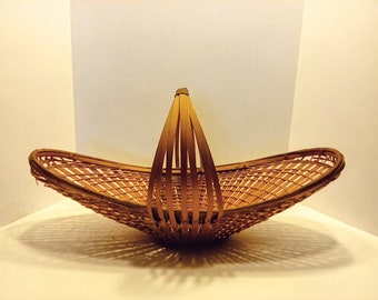 Vintage Flat Reed Wicker Basket - Large with Handle- 1970s FREE SHIPPING