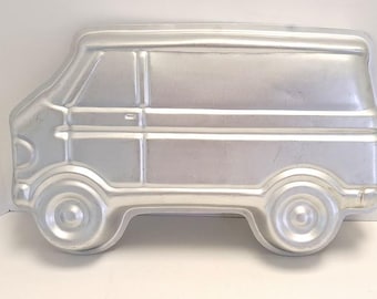 Vintage Wilton Party Pan Van Cake Pan #502-7652 (16x10) Mystery Machine, Ambulance 1978