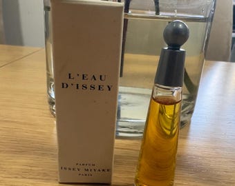 Vintage L’Eau d’Issey Mini Perfume 3ml – Fresh Aquatic Floral Fragrance – Collectible Miniature