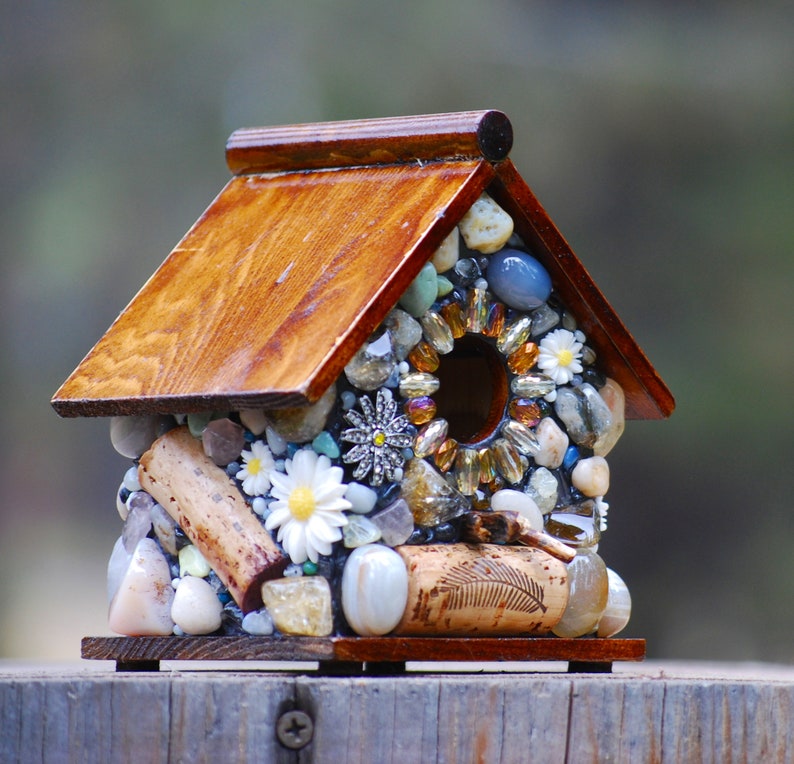 Daisy Mosaic Birdhouse with Colorful Stones and Wine Corks. Cute Garden Decoration and a perfect Christmas Gift for a special someone image 8