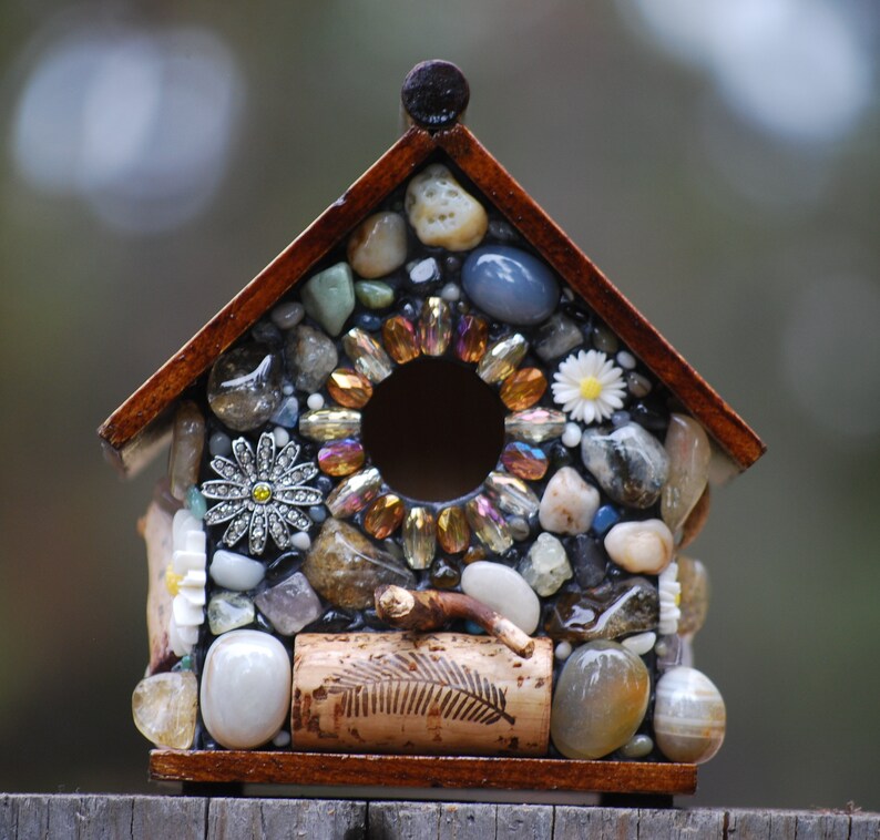 Daisy Mosaic Birdhouse with Colorful Stones and Wine Corks. Cute Garden Decoration and a perfect Christmas Gift for a special someone image 6