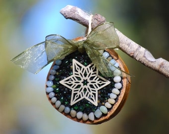 Mosaic Tree Star Ornament, Star Tree Decoration, Rustic Star on Wood Slice with Green Glass, Great Gift for Coworker or Neighbor