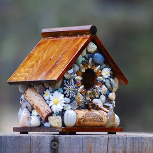 Daisy Mosaic Birdhouse with Colorful Stones and Wine Corks. Cute Garden Decoration and a perfect Christmas Gift for a special someone image 5