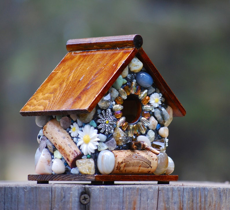 Daisy Mosaic Birdhouse with Colorful Stones and Wine Corks. Cute Garden Decoration and a perfect Christmas Gift for a special someone image 5