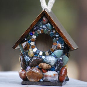 Miniature Mosaic birdhouse with Agates and colorful stones. Mosaic Garden Art and a Unique gift for anyone