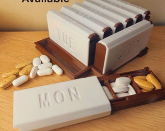 Large Grab & Go Pill Box with Click-Lock Lid + Spare Pod | Secure Daily Medication Case | Travel Pill Organiser