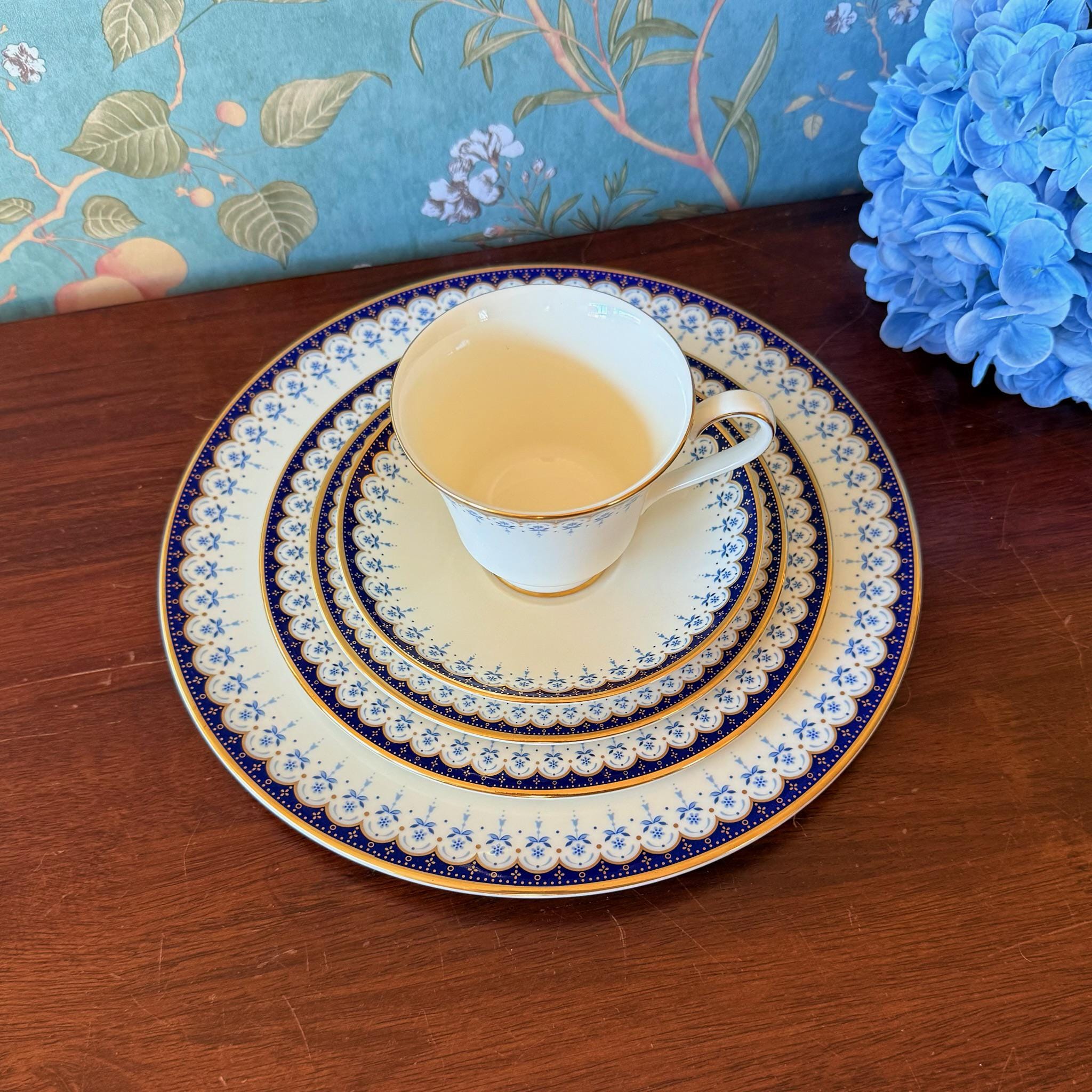 Minton エリザベス 皿 ファインボーンチャイナ Minton エリザベス 皿 ファインボーンチャイナ - メルカリ