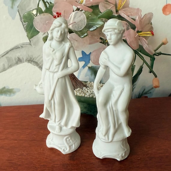 Antikes Paar Figuren aus Bisquitporzellan