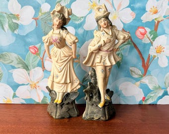 Bemaltes Bisquit-Porzellan-Figurenpaar